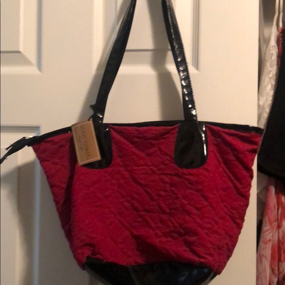 Gold Coast purse w/ makeup bag & coin purse
